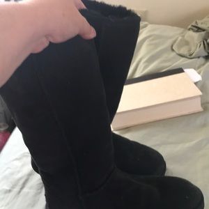 Size 8 black Ugg boots